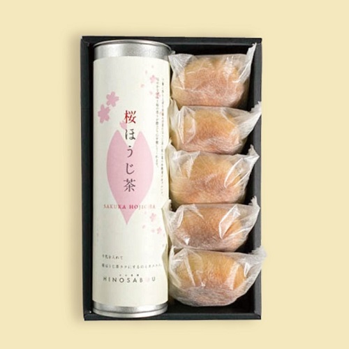 桜ほうじ茶とほうじ茶まんじゅう